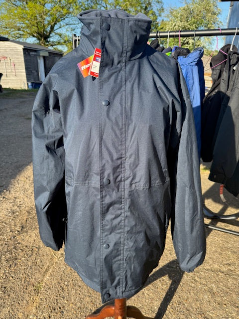 Result Waterproof Jacket in Black Unisex Medium
