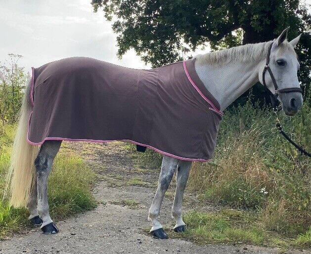 HKM Padded Collar Fleece Rug